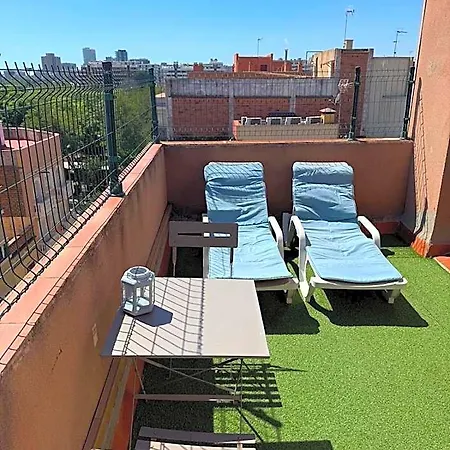 Auberge de jeunesse Private Double In A Shared Penthouse With Patios Alella